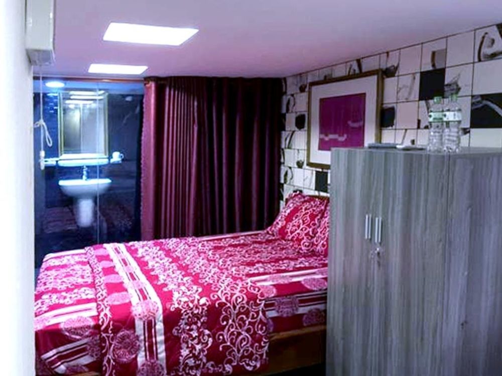 Venus Hotel - 2I1A Bạch Đằng P2 Tân Bình Thành Pho Ho Chí Minh Esterno foto