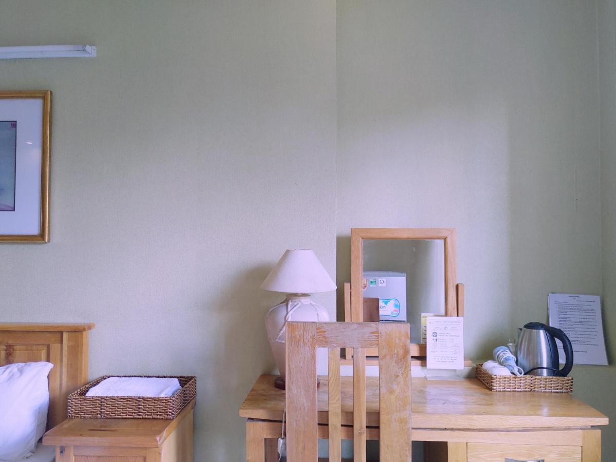 Venus Hotel - 2I1A Bạch Đằng P2 Tân Bình Thành Pho Ho Chí Minh Esterno foto